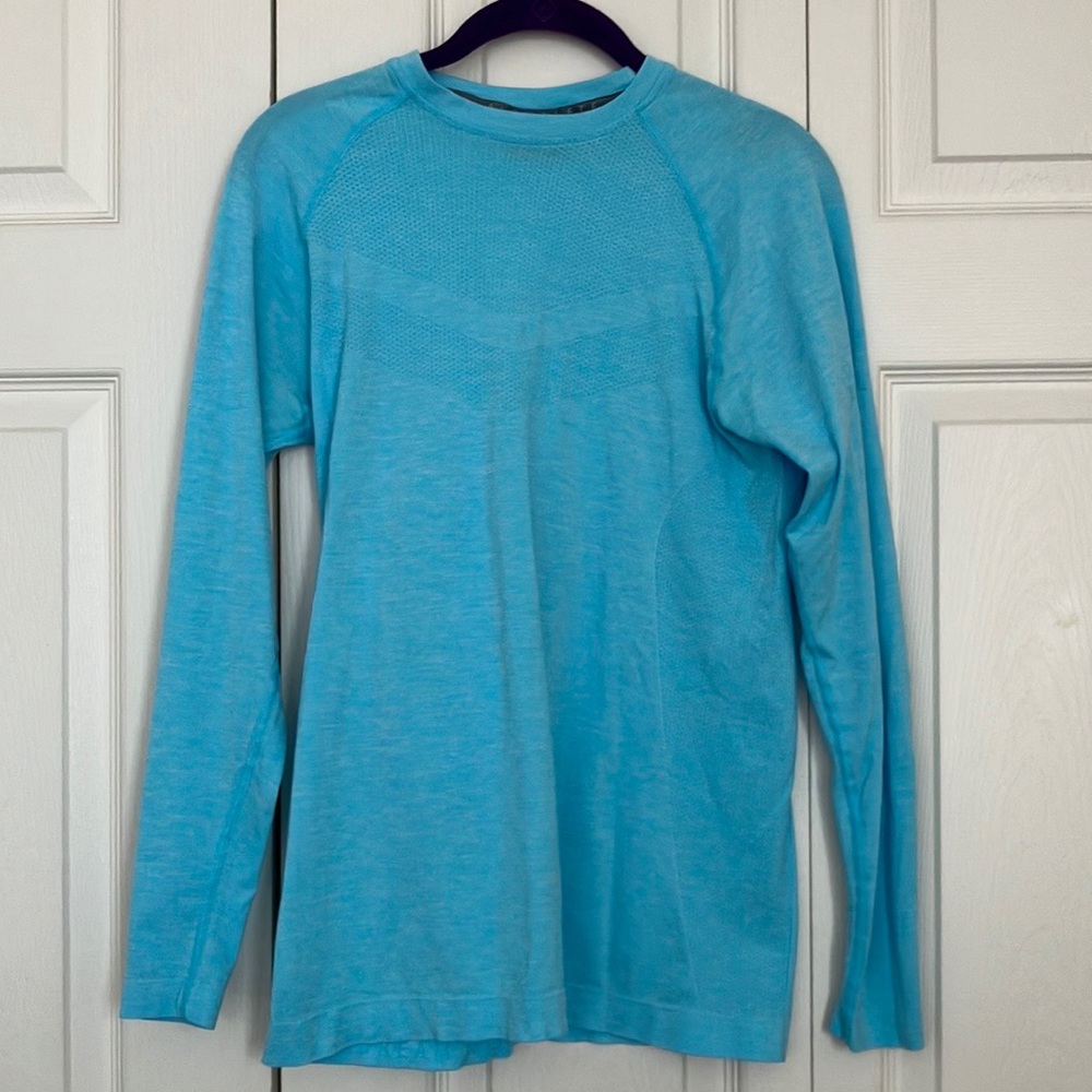 Alphalete Size Small Long Sleeve Blue